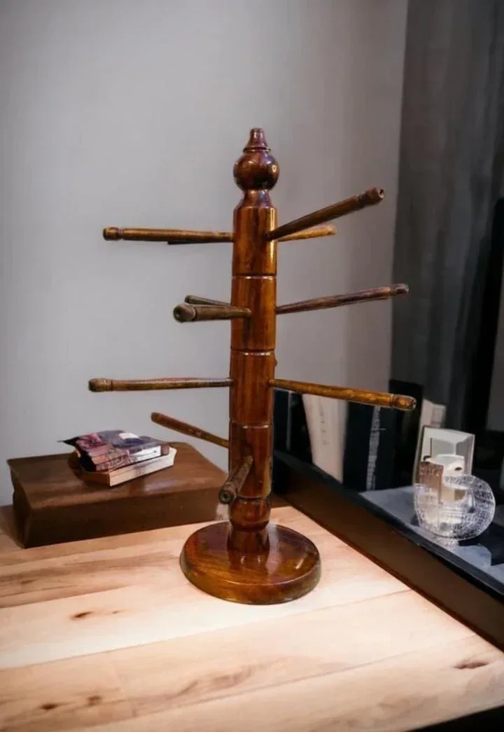 Wooden_Jewelry_Stand.