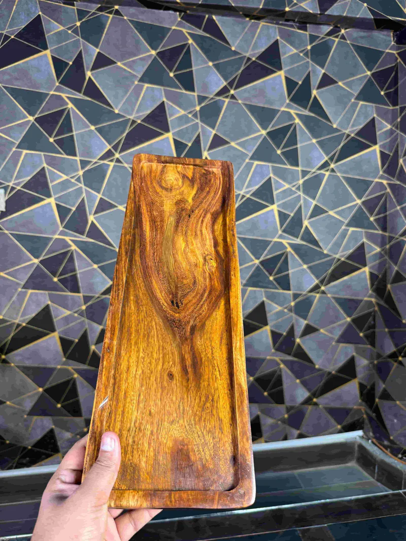 food_serving_platter_wooden