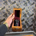 close-up-luxury-wooden-watch-box-wcspk