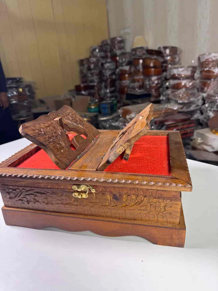 wooden_quran_box_with_islamic_calligraphy